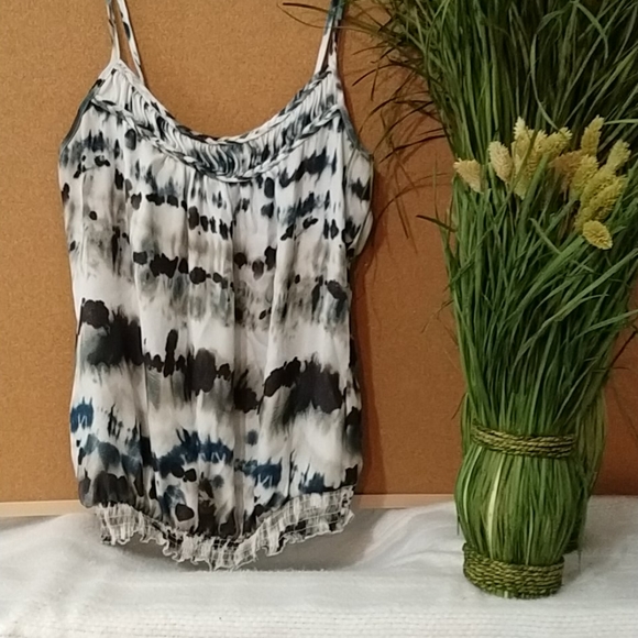 💥5for$20💥Fang adjustable strap silky print top - Picture 1 of 5